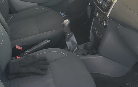 Renault Sandero II рестайлинг, 2015 год, 670 000 рублей, 4 фотография