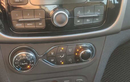 Renault Sandero II рестайлинг, 2015 год, 670 000 рублей, 6 фотография