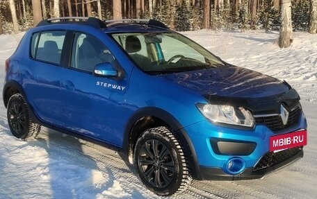 Renault Sandero II рестайлинг, 2015 год, 670 000 рублей, 2 фотография