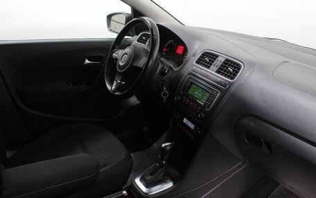 Volkswagen Polo VI (EU Market), 2013 год, 800 000 рублей, 10 фотография