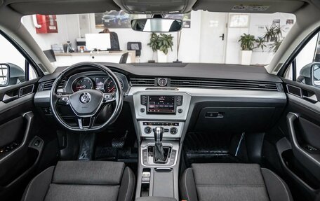 Volkswagen Passat B8 рестайлинг, 2015 год, 1 598 000 рублей, 27 фотография