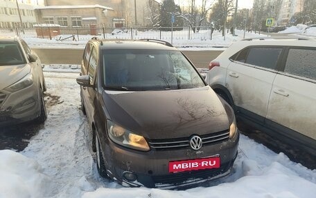 Volkswagen Touran III, 2011 год, 640 000 рублей, 2 фотография