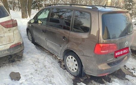 Volkswagen Touran III, 2011 год, 640 000 рублей, 6 фотография