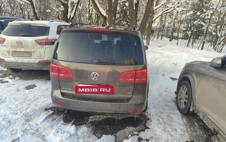 Volkswagen Touran III, 2011 год, 640 000 рублей, 5 фотография
