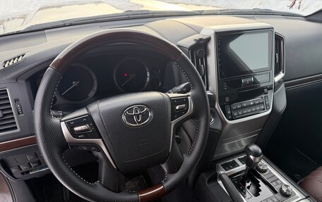 Toyota Land Cruiser 200, 2016 год, 6 500 000 рублей, 10 фотография