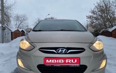 Hyundai Solaris II рестайлинг, 2011 год, 940 000 рублей, 2 фотография