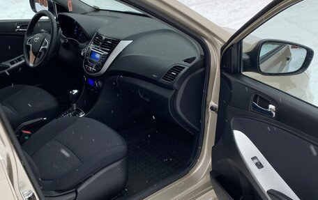 Hyundai Solaris II рестайлинг, 2011 год, 940 000 рублей, 16 фотография