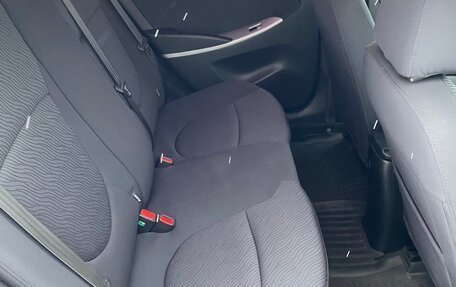 Hyundai Solaris II рестайлинг, 2011 год, 940 000 рублей, 19 фотография