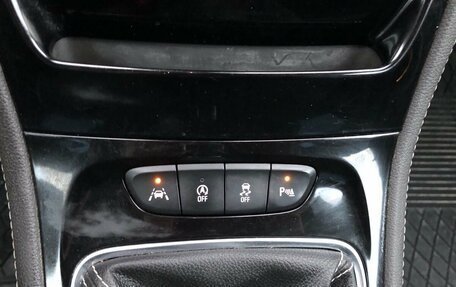 Opel Astra K, 2018 год, 1 200 000 рублей, 14 фотография