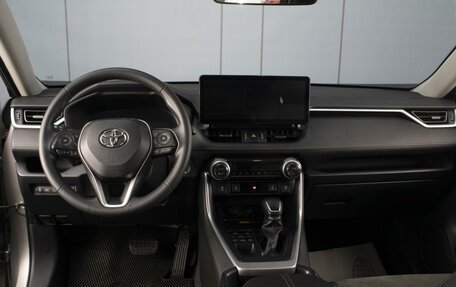 Toyota RAV4, 2023 год, 3 600 000 рублей, 5 фотография