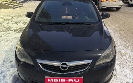Opel Astra J, 2011 год, 710 000 рублей, 1 фотография