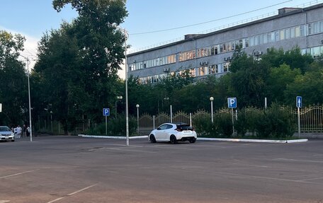 Toyota Yaris, 2021 год, 3 300 000 рублей, 2 фотография