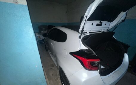 Toyota Yaris, 2021 год, 3 300 000 рублей, 9 фотография