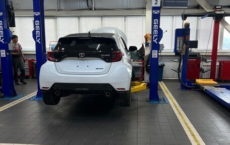 Toyota Yaris, 2021 год, 3 300 000 рублей, 7 фотография