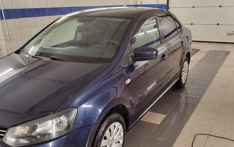 Volkswagen Polo VI (EU Market), 2012 год, 700 000 рублей, 2 фотография