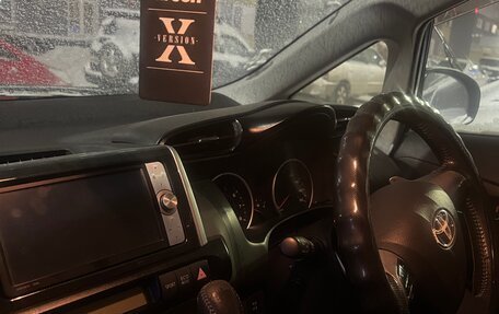 Toyota Wish II, 2012 год, 1 415 000 рублей, 2 фотография