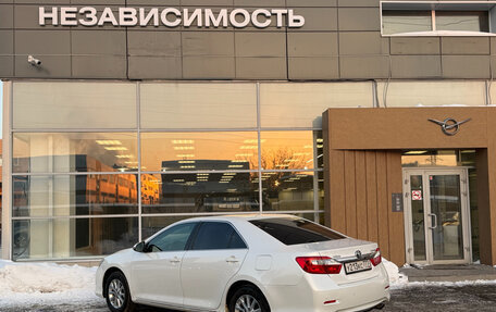 Toyota Camry, 2014 год, 1 680 000 рублей, 4 фотография