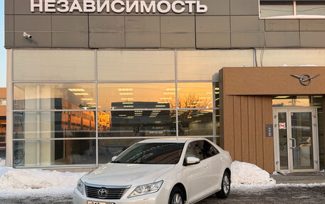 Toyota Camry, 2014 год, 1 680 000 рублей, 2 фотография