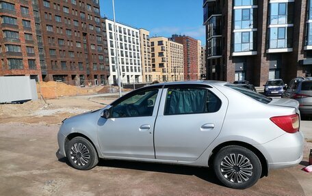 Renault Logan II, 2018 год, 550 000 рублей, 2 фотография