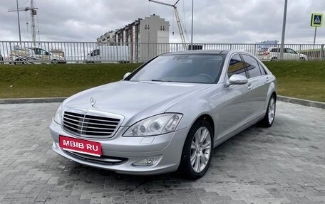 Mercedes-Benz S-Класс, 2005 год, 1 000 000 рублей, 1 фотография