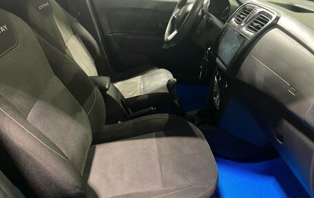 Renault Logan II, 2020 год, 900 000 рублей, 9 фотография