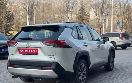 Toyota RAV4, 2024 год, 4 020 000 рублей, 2 фотография