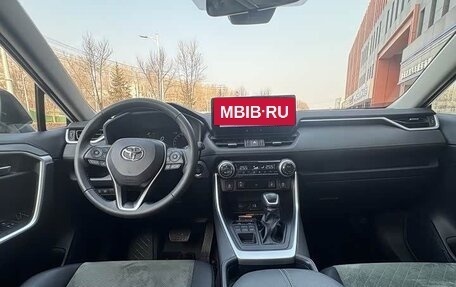 Toyota RAV4, 2024 год, 4 020 000 рублей, 6 фотография