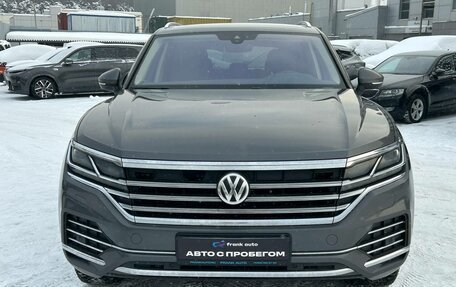 Volkswagen Touareg III, 2019 год, 4 595 000 рублей, 2 фотография