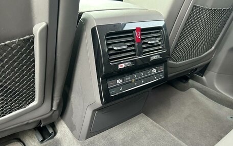 Volkswagen Touareg III, 2019 год, 4 595 000 рублей, 15 фотография