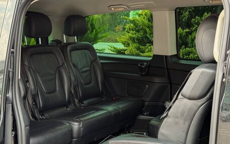 Mercedes-Benz V-Класс, 2017 год, 4 100 000 рублей, 3 фотография