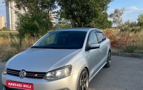 Volkswagen Polo VI (EU Market), 2013 год, 890 000 рублей, 3 фотография
