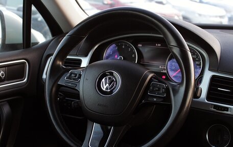 Volkswagen Touareg III, 2012 год, 2 099 000 рублей, 6 фотография