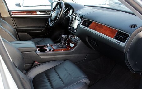 Volkswagen Touareg III, 2012 год, 2 099 000 рублей, 10 фотография