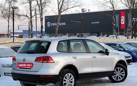 Volkswagen Touareg III, 2012 год, 2 099 000 рублей, 2 фотография