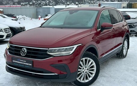Volkswagen Tiguan II, 2021 год, 3 199 000 рублей, 3 фотография
