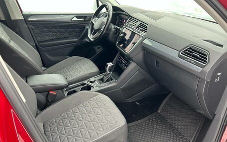 Volkswagen Tiguan II, 2021 год, 3 199 000 рублей, 13 фотография