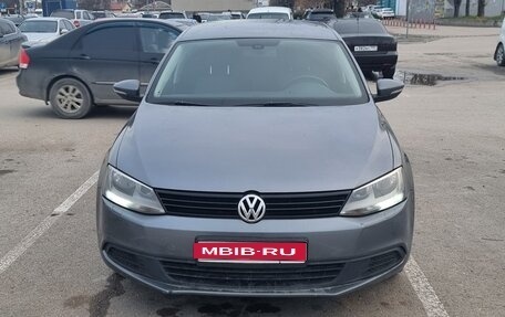 Volkswagen Jetta VI, 2013 год, 1 070 000 рублей, 1 фотография