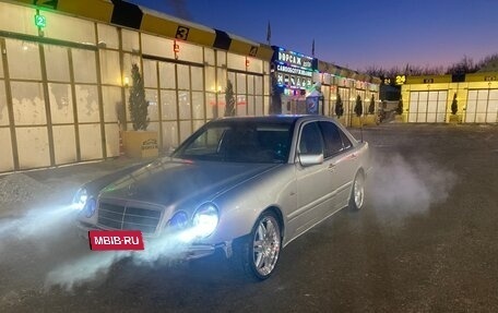 Mercedes-Benz E-Класс, 1996 год, 390 000 рублей, 4 фотография