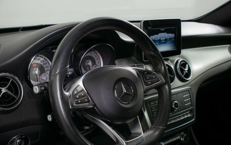 Mercedes-Benz GLA, 2015 год, 2 090 000 рублей, 13 фотография