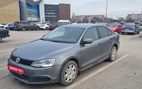 Volkswagen Jetta VI, 2013 год, 1 070 000 рублей, 2 фотография