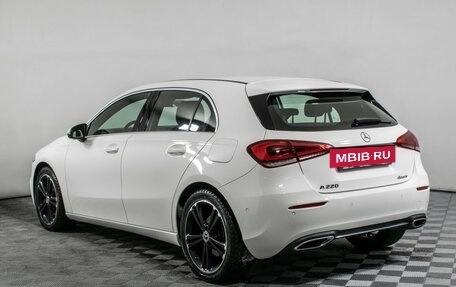 Mercedes-Benz A-Класс, 2018 год, 2 870 000 рублей, 7 фотография