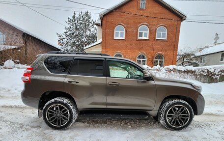 Toyota Land Cruiser Prado 150 рестайлинг 2, 2015 год, 3 390 000 рублей, 8 фотография