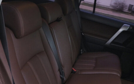 Toyota Land Cruiser Prado 150 рестайлинг 2, 2015 год, 3 390 000 рублей, 16 фотография