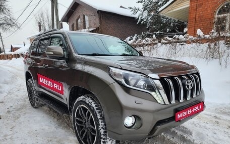 Toyota Land Cruiser Prado 150 рестайлинг 2, 2015 год, 3 390 000 рублей, 5 фотография
