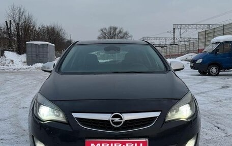 Opel Astra J, 2012 год, 660 000 рублей, 1 фотография