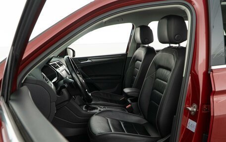 Volkswagen Tiguan II, 2017 год, 2 531 444 рублей, 10 фотография