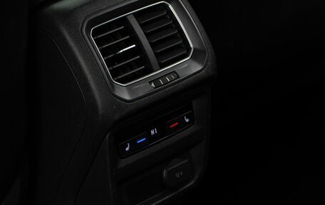 Volkswagen Tiguan II, 2017 год, 2 531 444 рублей, 14 фотография