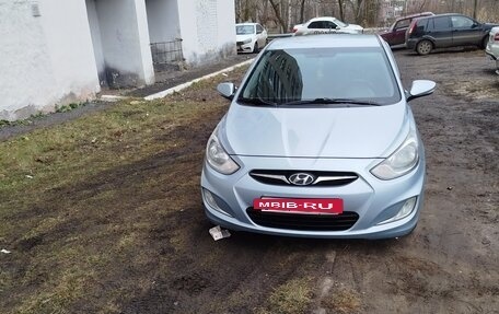 Hyundai Solaris II рестайлинг, 2012 год, 720 000 рублей, 3 фотография