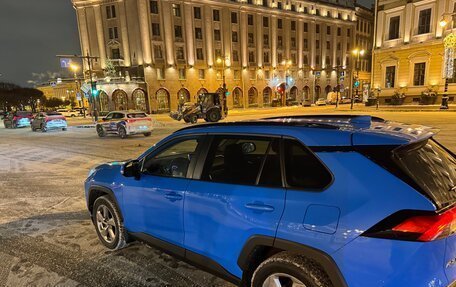 Toyota RAV4, 2019 год, 3 100 000 рублей, 6 фотография