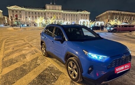 Toyota RAV4, 2019 год, 3 100 000 рублей, 2 фотография